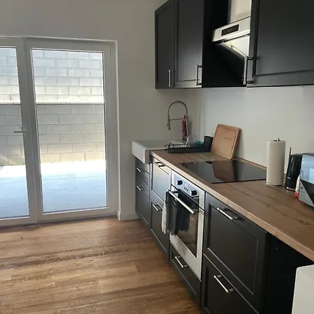 Leben Im Neubau! Traumhafte Kellergeschoss-wohnung شقة *