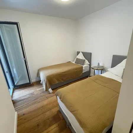 شقة Leben Im Neubau! Traumhafte Kellergeschoss-wohnung *