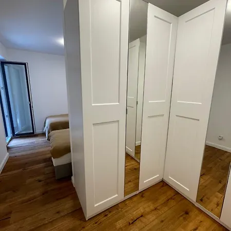 شقة Leben Im Neubau! Traumhafte Kellergeschoss-wohnung